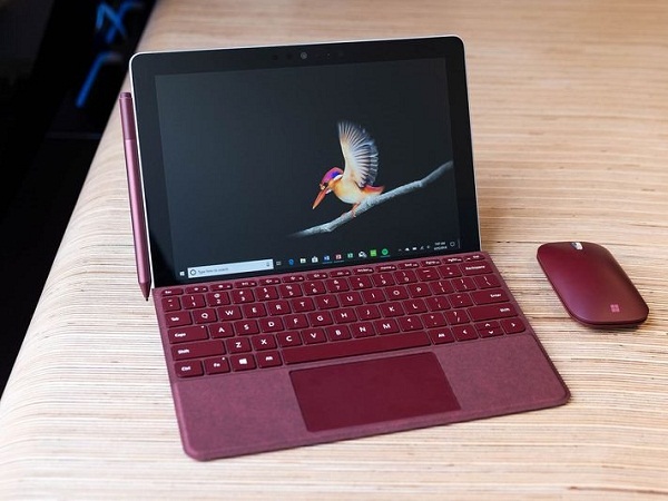 Surface Go có thể được xem là phiên bản nhỏ hơn và rẻ hơn của Surface Pro.