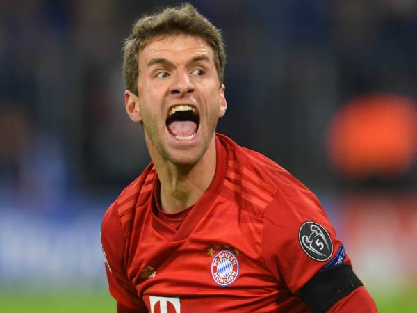 Tin bóng đá hôm nay 14/4: Muller bức xúc vì bị thổi phạt oan