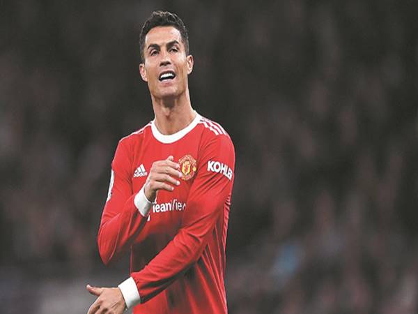 Tin thể thao sáng 10/11: MU bị chỉ trích vì mua Ronaldo