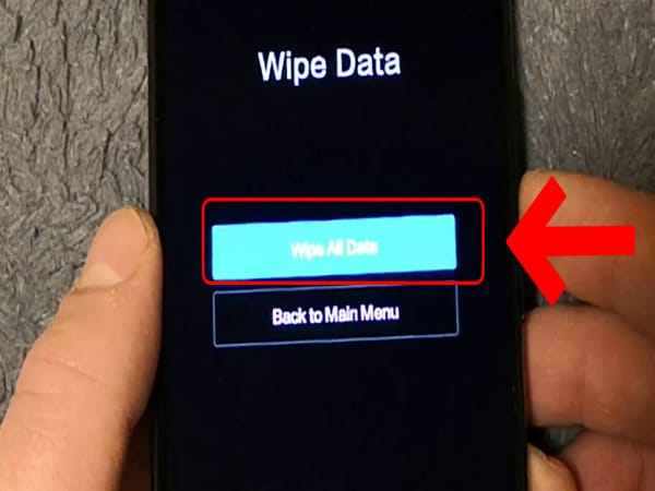 Chọn wipe data/factory reset.