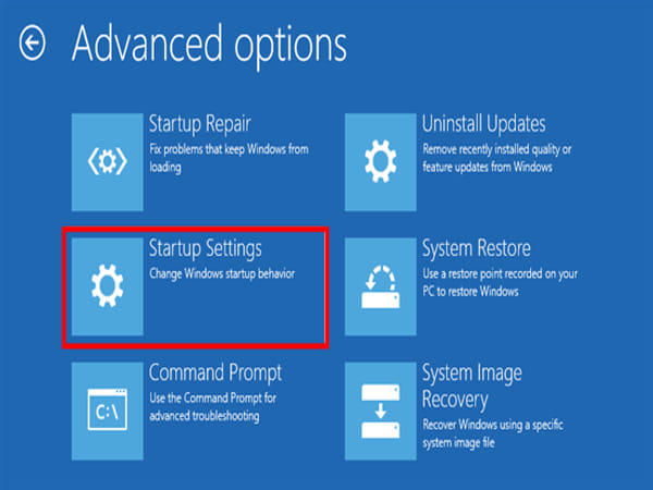 Nhấn F8 trong quá trình khởi động để vào advanced boot options.